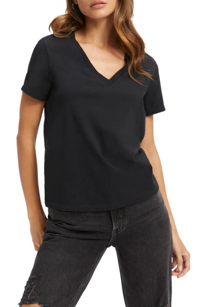 Shop Good American Heritage V-neck Cotton T-shirt In Black001