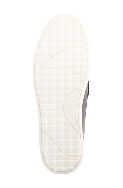X-ray Miklos Diamond Quilt Loafer In Brown