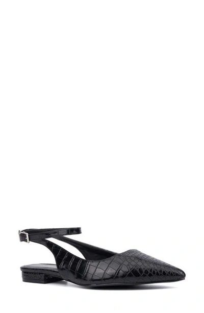 Shop Fashion To Figure Bevelyn Pointed Toe Pump In Black