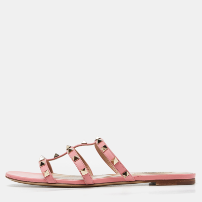 Pre-owned Valentino Garavani Pink Leather Rockstud Slide Flats Size 40