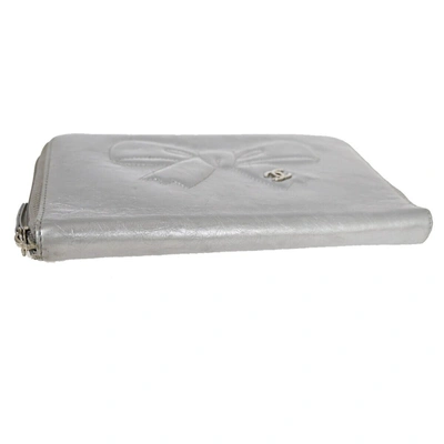 Pre-owned Chanel Zip Around Wallet Silver Leather Wallet  ()