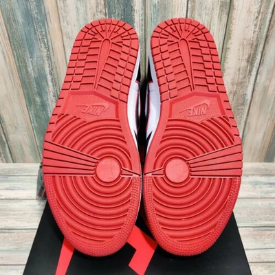 Pre-owned Jordan Ds Nike Air  1 Retro High Og Bloodline Size 8 Black Red White 555088-062