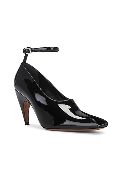 Alaïa Shark Pump In Noir