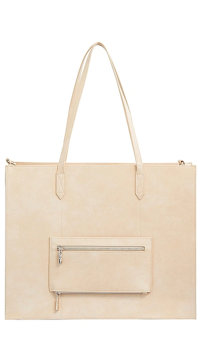 Shop Beis The Work Tote In 米色