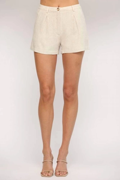 Fate Linen Short In Cream In White