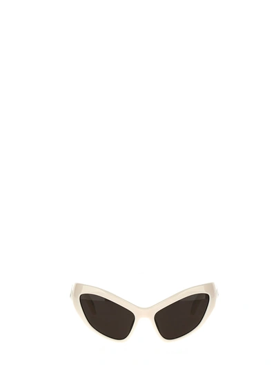 Shop Balenciaga Hamptons Cat Sunglasses White