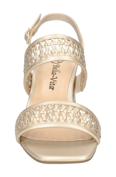 Bella Vita Xannon Block Heel Slingback Sandal In Champagne