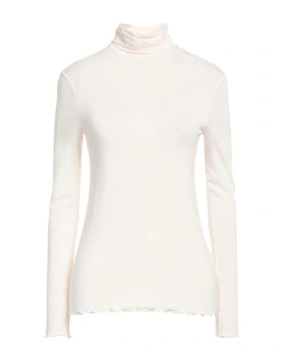 Shop Eleventy Woman T-shirt Cream Size M Cotton In White
