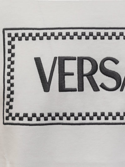 Shop Versace T-shirt With Logo In Bianco Ottico
