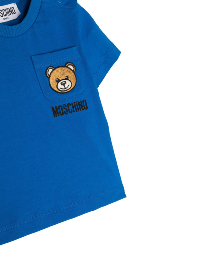Shop Moschino T-shirt Con Logo In Blue