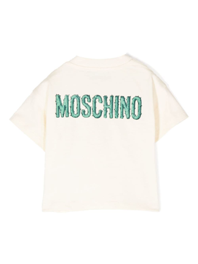 Shop Moschino T-shirt Con Logo In Cream