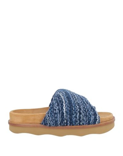 Chloé Wavy Cashmere Slides In Blue