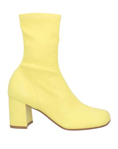Shop Dries Van Noten Woman Ankle Boots Light Yellow Size 8 Leather