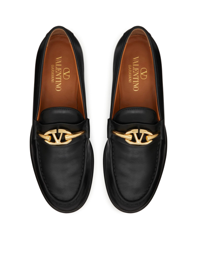 Shop Valentino Loafer Vlogo Gate T. 25 Vitello/light Gold Logo In No Black