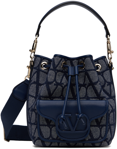 Shop Valentino Blue Small Locò Bucket Bag In Yj9 Melange-denim