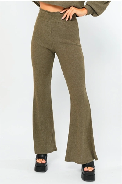 Le Lis Flare Pants In Olive In Green