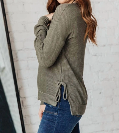 Andree By Unit In The Forest Top In Olive In Green