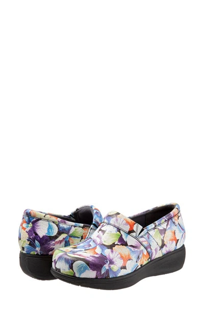 Softwalk Meredith Sport Clog In Tropical Flowers