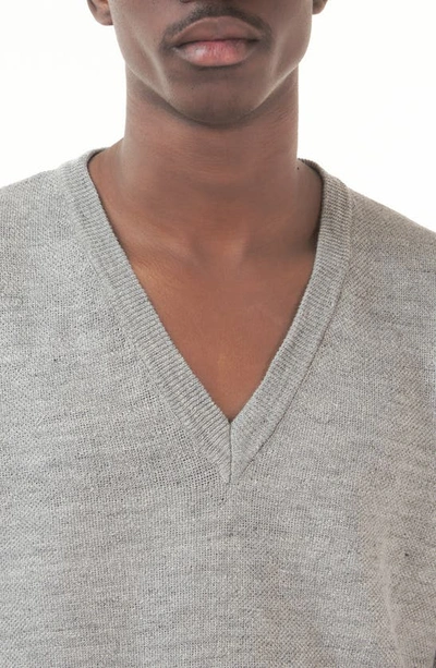 Shop Barena Venezia Vignal Linen & Cotton V-neck Sweater In Cenere