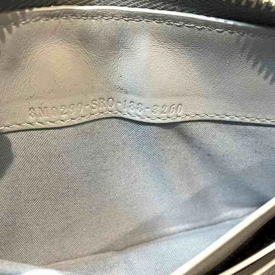 Shop Fendi -- Grey Leather Wallet  ()