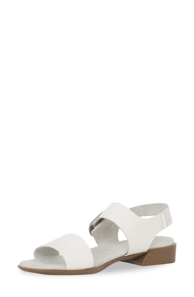 Munro Cleo Sandal In White Stingray Leather