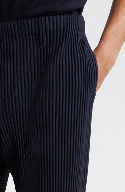 Shop Issey Miyake Pleated Pull-on Pants In Navy