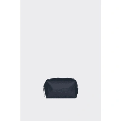Shop Rains 15580 Wash Bag Small Navy In Blue