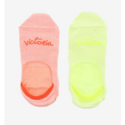 Shop Victoria Invisible Socks In Amarillo-naranja