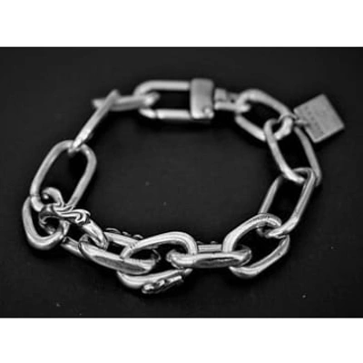 Shop Goti 925 Silver Bracelet Br2064 In Metallic