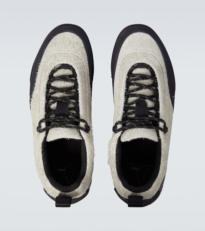 Shop Roa Cingino Sneakers In Off White/black