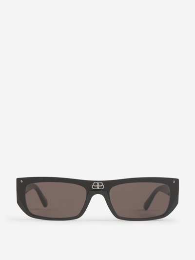 Shop Balenciaga Rectangular Sunglasses In Negre