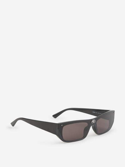 Shop Balenciaga Rectangular Sunglasses In Negre