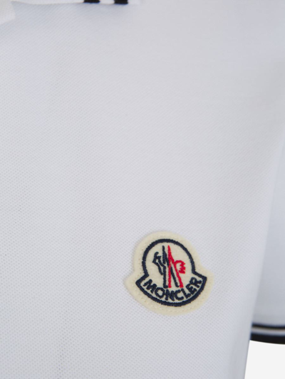 Shop Moncler Polo Piqué Logo In Blanc I Negre