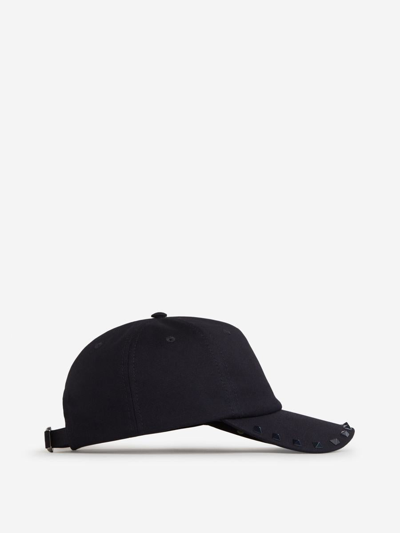 Shop Valentino Garavani Cotton Studded Cap In Negre