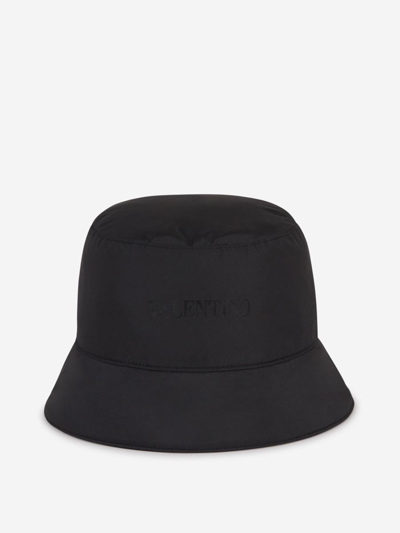 Shop Valentino Garavani Vlogo Bucket Hat In Negre