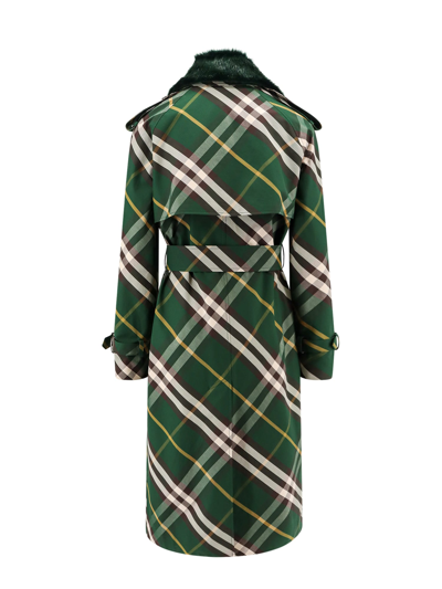 Shop Burberry Trench In Verde