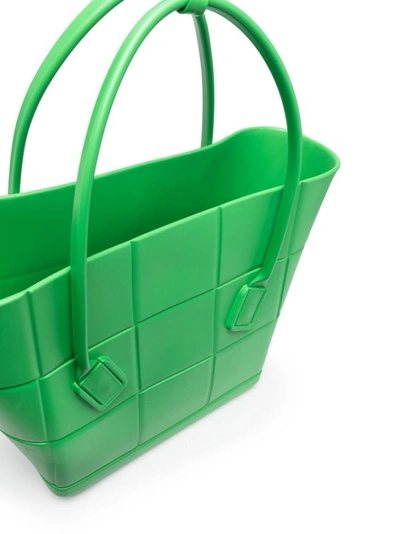 Bottega Veneta Medium Arco Shopping Tote Bag In Green