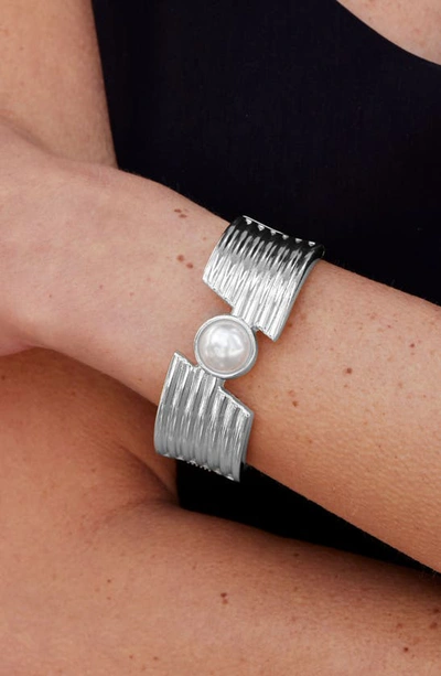 Shop Savvy Cie Jewels Imitation Pearl Hinged Bangle Bracelet In White