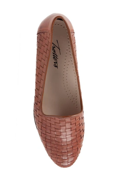 Trotters Liz Slip-on Loafer In Brown