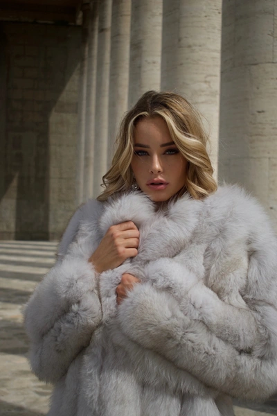 Wanan Touch Reine White Fox Fur Jacket