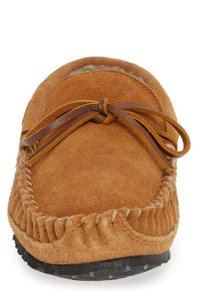 Minnetonka Men's Casey Lined Suede Moccasin Slippers Men's Shoes In Cinnamon