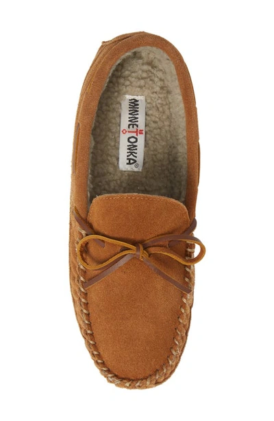 Minnetonka Men's Casey Lined Suede Moccasin Slippers Men's Shoes In Cinnamon