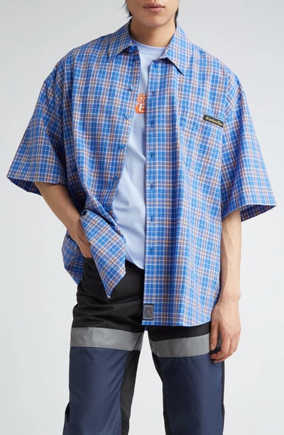 Shop Martine Rose Plaid Cotton Seersucker Convertible Shirt In Blue Check