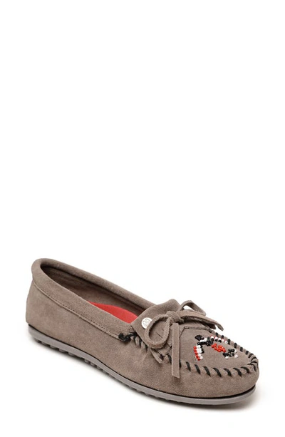 Shop Minnetonka X Lucie Skjefte Thunderbird 'animikii' Slipper In Grey