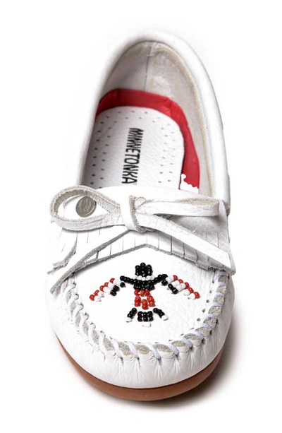 Minnetonka Thunderbird Animikii Slipper In White