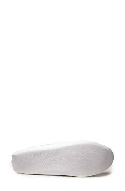 Minnetonka Thunderbird Animikii Softsole Slipper In White