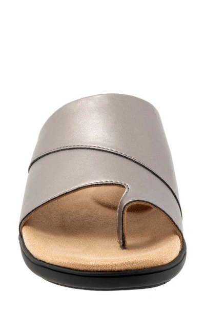 Trotters Regina Slide Sandal In Pewter