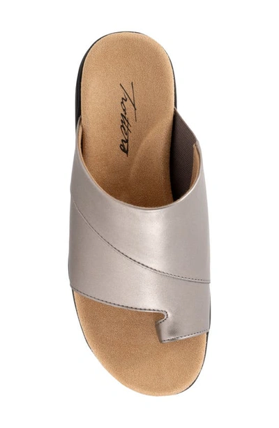 Trotters Regina Slide Sandal In Pewter