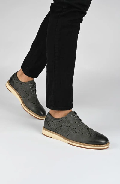 Vance Co. Patrick Hybrid Oxford In Tan