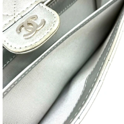 Pre-owned Chanel Matelassé Silver Leather Wallet  ()